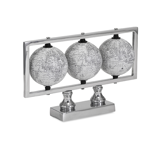 Gomez White Globes